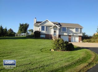 W7206 Center Valley Rd, Shiocton, WI 54170