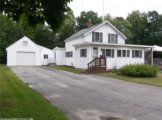 17 1st Ave, Mechanic Falls, ME 04256