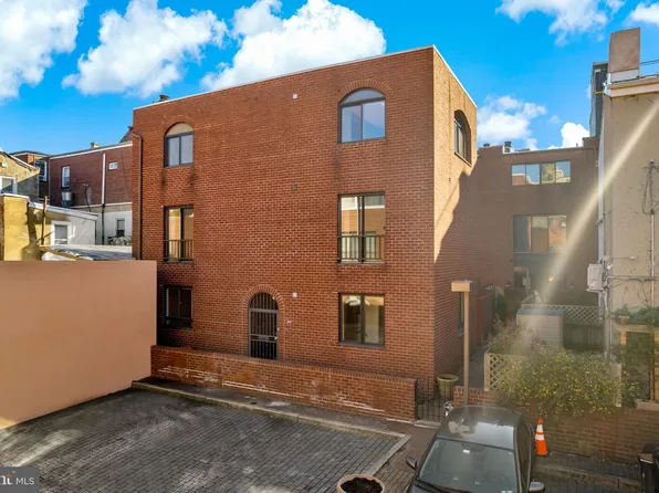 200 Head House Ct, Philadelphia, PA 19147