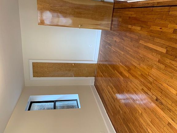 3rd image of 100 E 18th St APT 4A