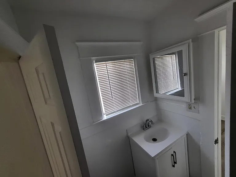 2323 N Mountain View Ave — Photo 5