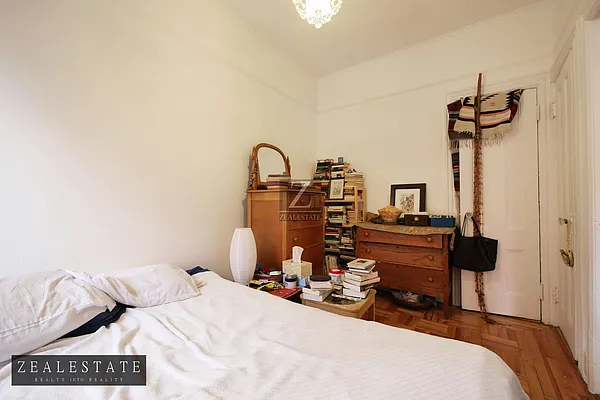 Rented by ZealEstate Group Inc | media 39