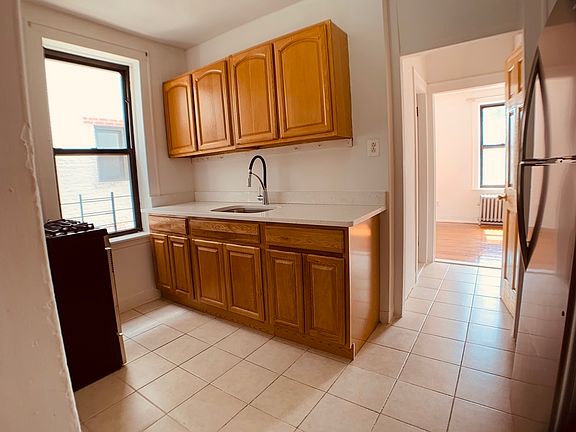 3rd image of 21-23 27th St #4B1