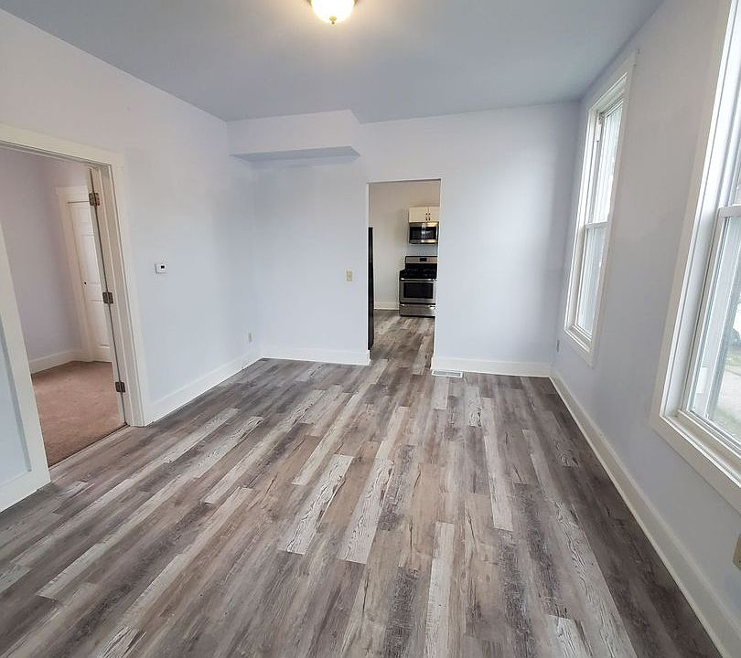 1st image of 900 W Greenfield Avenue S 2b 1ba #1333-750SQFT