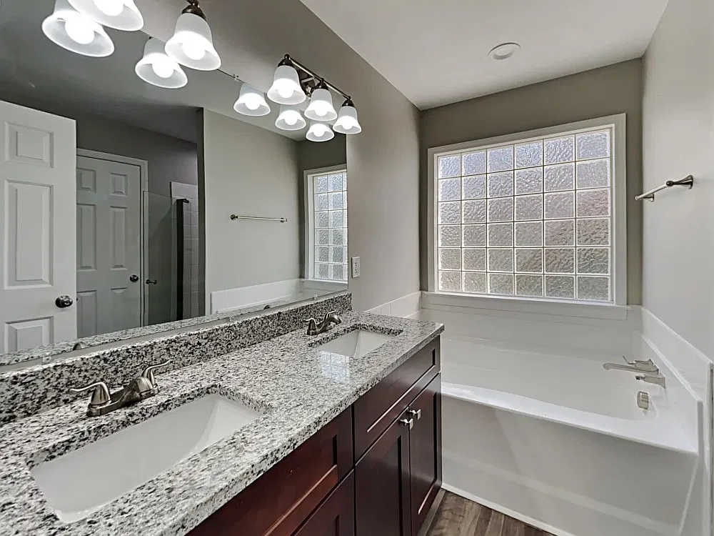3 bed, 2.5 bath, 2110 sqft, $1,925 — Photo 4