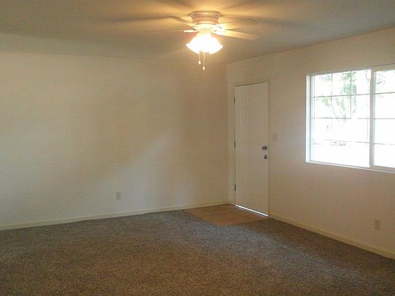 3rd image of 4452 E Pine Ave