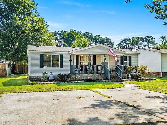 3rd image of 3254 Lyndon Dr.