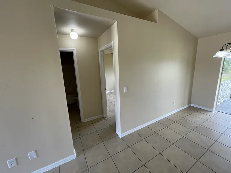 129 Zenith Cir — Photo 27
