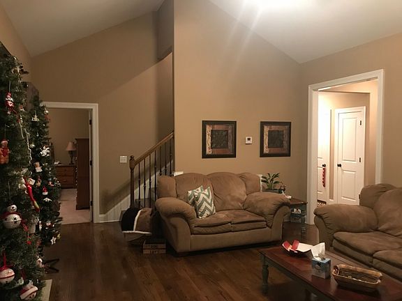 3rd image of 167 Ashton Ct