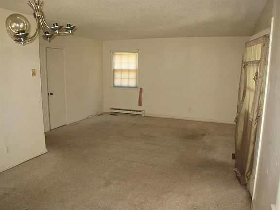 5th image of 1226 Farmville Blvd