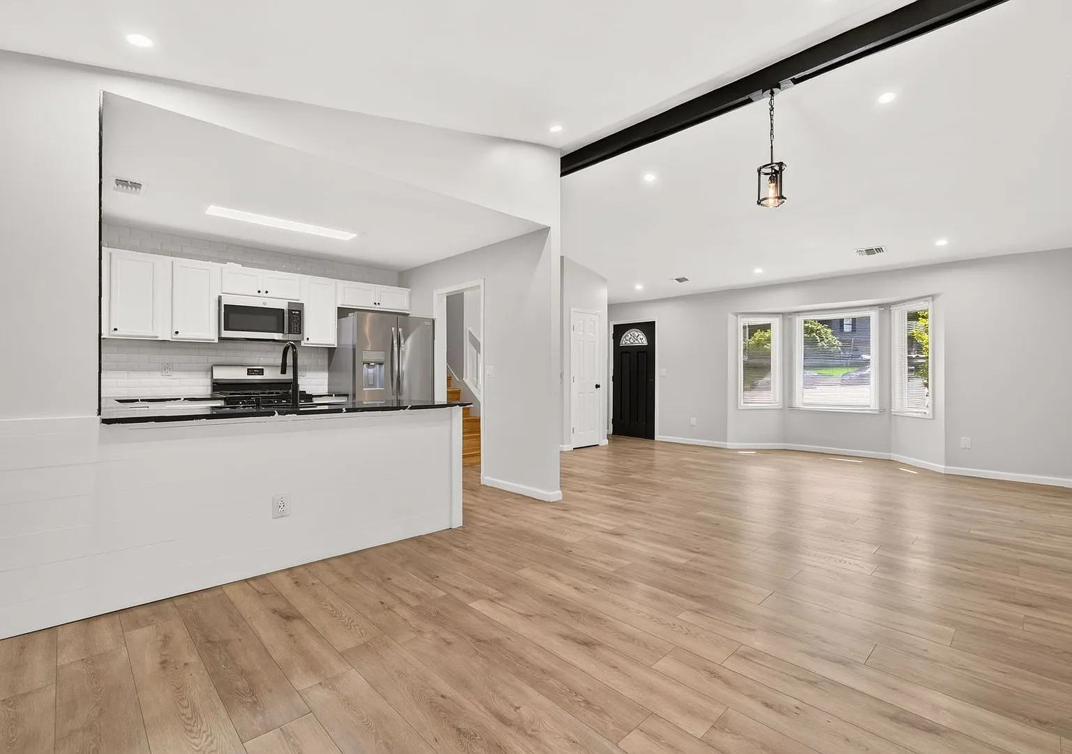 Renovated 3 bed/2 bath in Lithonia! — Photo 1