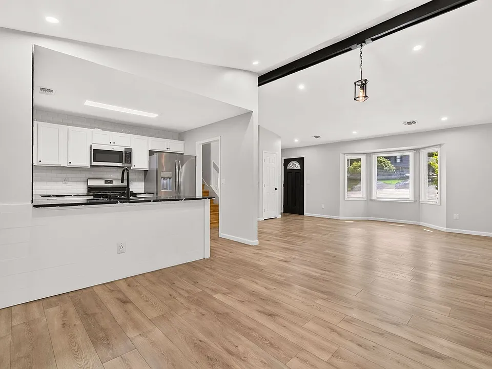 2136 Sara Ashley Way