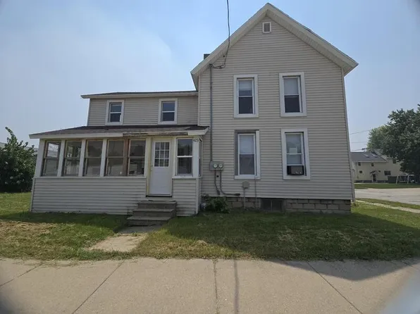 423 Draper St #1/2, Kaukauna, WI 54130