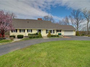 111 Sunset Ridge Dr, East Hartford, CT 06118