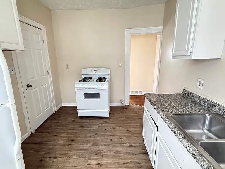 12305 Fairport Ave #2 — Photo 19