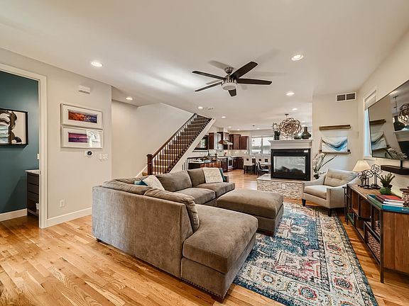 Living Room/Open Floor Plan