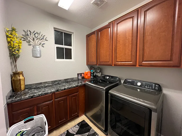 2834 Stonegate Dr — Photo 32