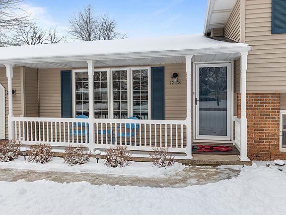 3rd image of 1258 Circle Dr