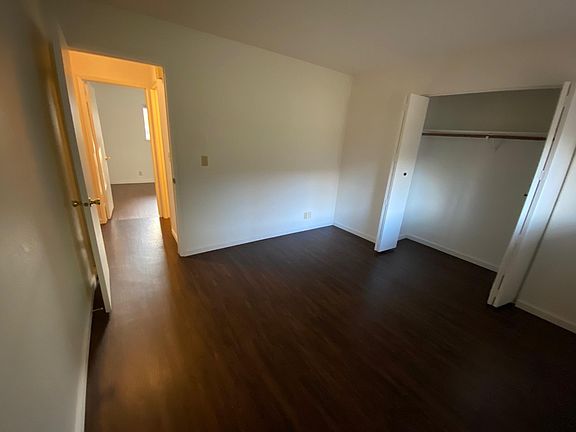 5th image of 2670 Woodridge Ct APT 8