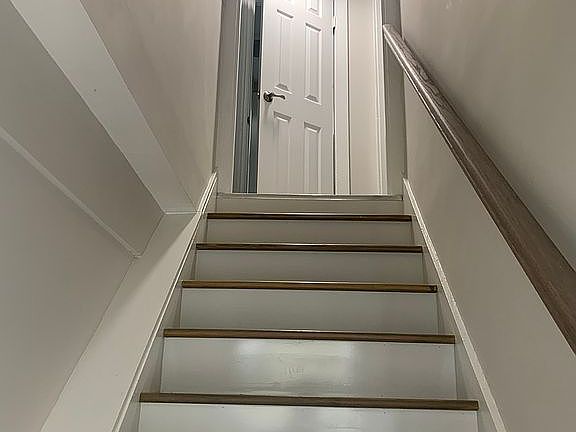 3rd image of 12 Sayer St
