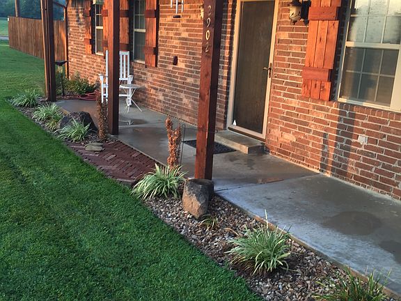 2nd image of 2902 N Hickory St