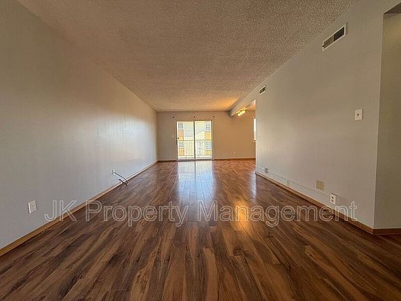 5th image of 2300 14th Ave S APT 28