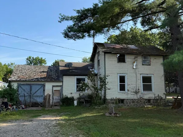 605 N Main St, Bellevue, MI 49021