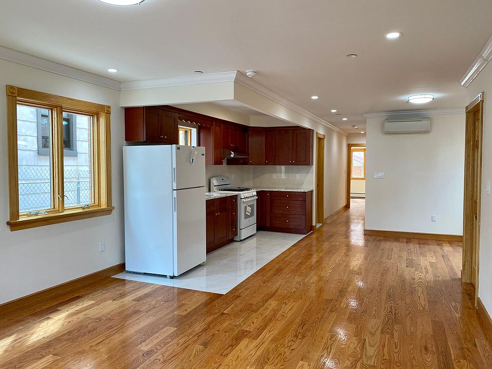 1st image of 4512 163rd St Floor 1