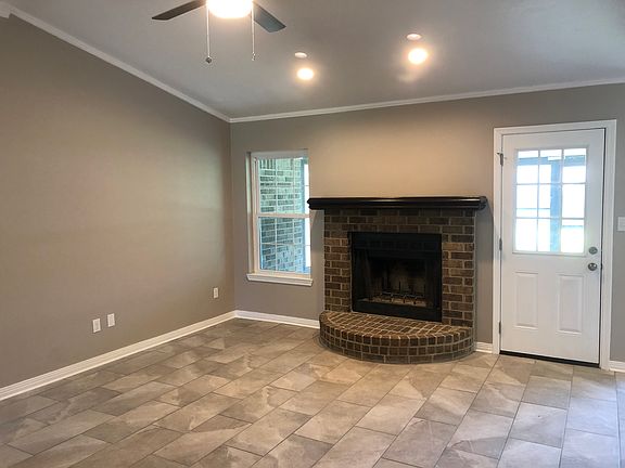 5th image of 581 Peppertree Ln