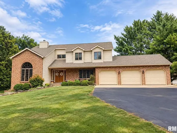 667 Covered Bridge Rd, Glenarm, IL 62536