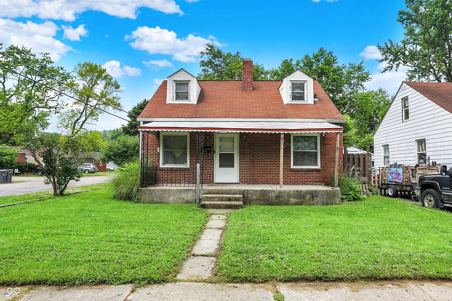 1904 N Bosart Ave photo 1