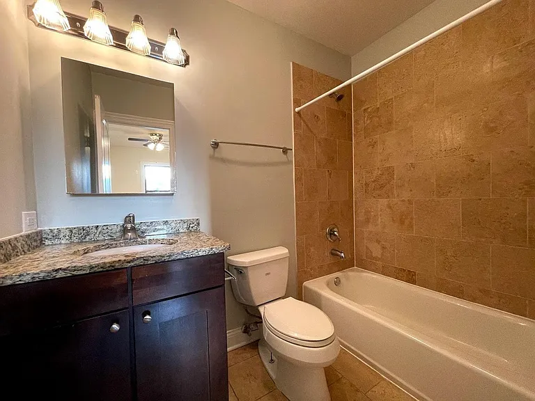 2224 N Bissell St #3 — Photo 17