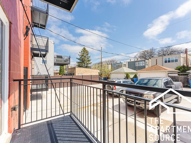 3329 N Avers Ave #1S — Photo 30