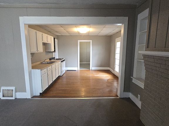 2nd image of 212 W Hospital Dr
