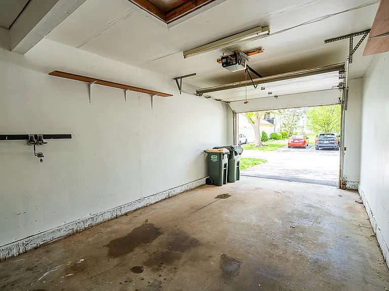 514 E Windgate Ct — Photo 11