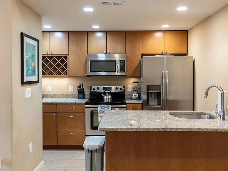 909 M St NW #B — Photo 9