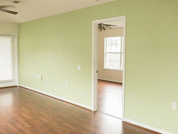 4th image of 3039 Flintlock Dr