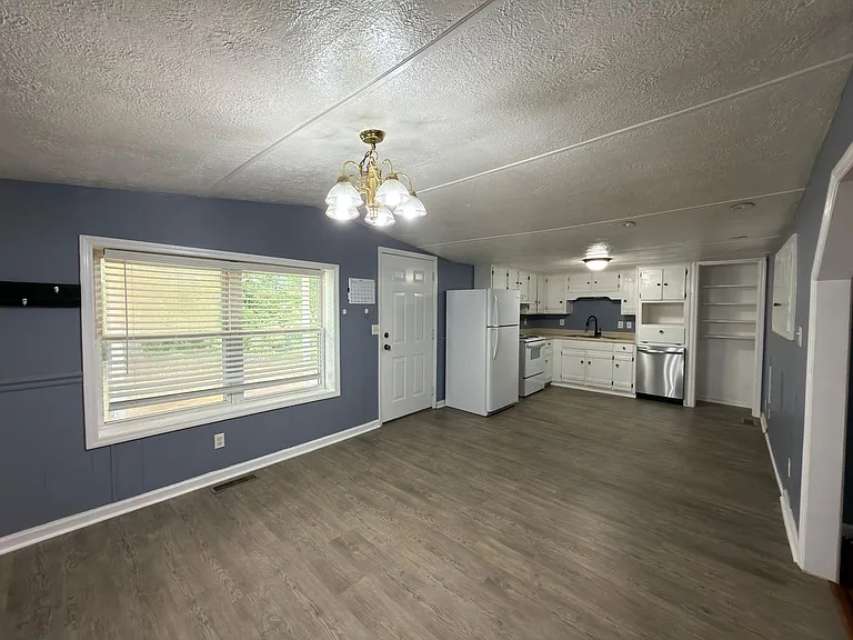 2233 Ladd Springs Rd SE — Photo 5