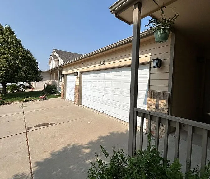 1574 S Growers Dr — Photo 2