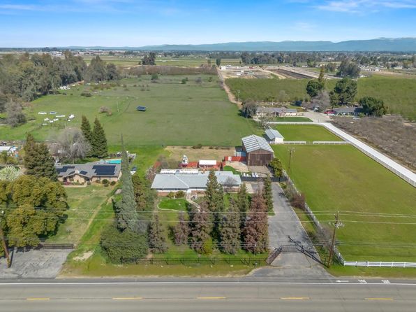 9414 E Belmont Ave, Sanger, CA 93657