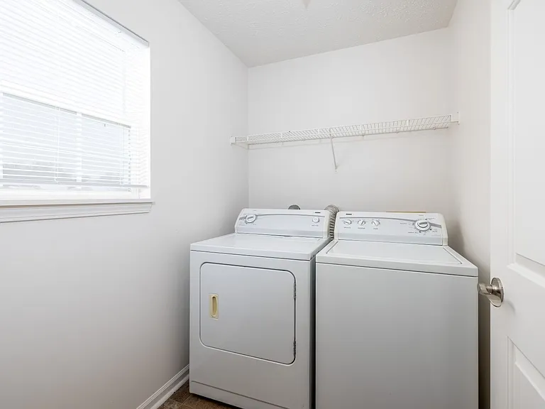 Westview Commons Apartment Homes — Photo 11