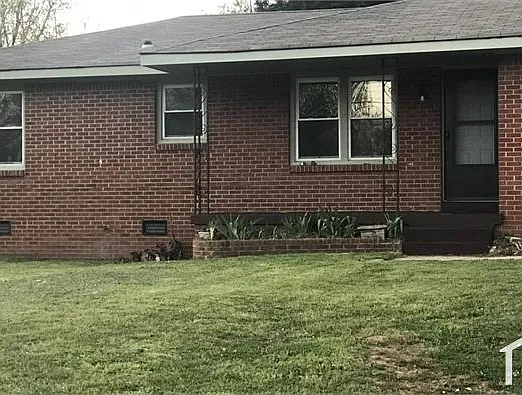 4 bed, 1250 sqft, $1,695 — Photo 2