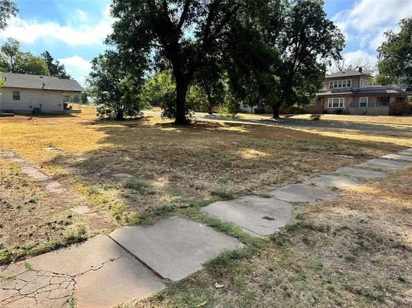 627 S 8th St Lot 15-019, Chickasha, OK 73018