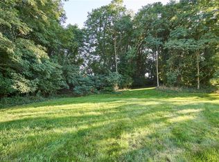 4872 Autumn Leaves Dr, Akron, OH 44333