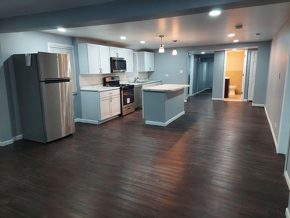 1st image of 1042 Norfolk St