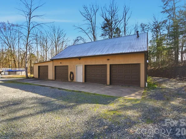 9630 Robinson Church Rd, Harrisburg, NC 28075