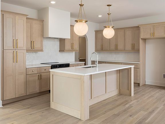 5th image of 535 Prema Dr