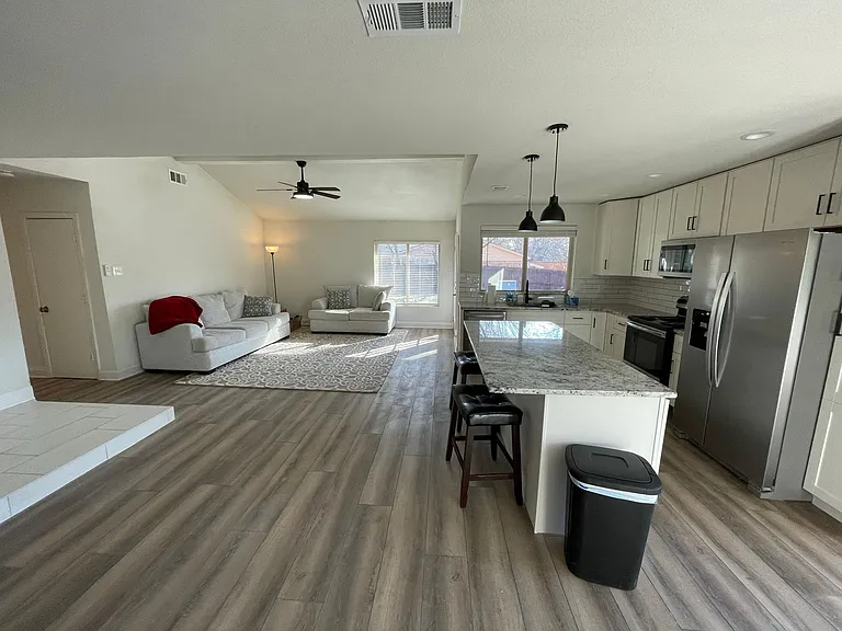 401 Village Dr — Photo 4