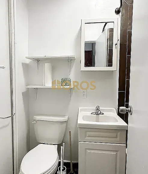 324 E 13th St #12 — Photo 6