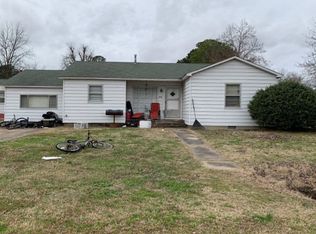 215 N 2nd St, Gillett, AR 72055